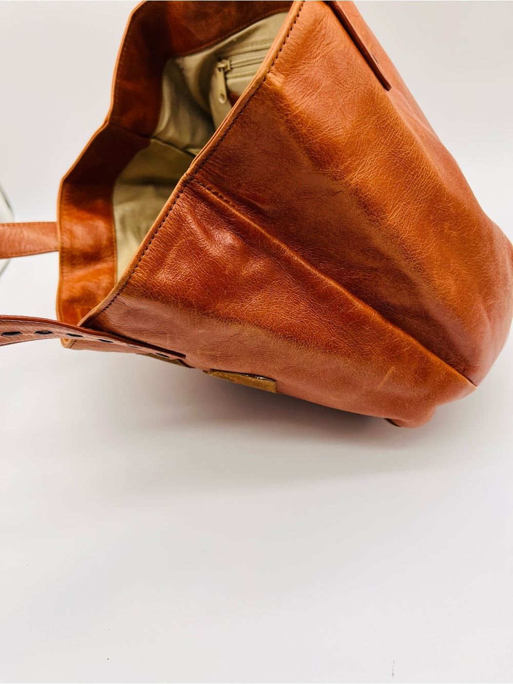 Reto Nordstrom Cognac Leather Shoulder Bag Suede Leaf Appliqués Hobo Bucket - Picture 10 of 11